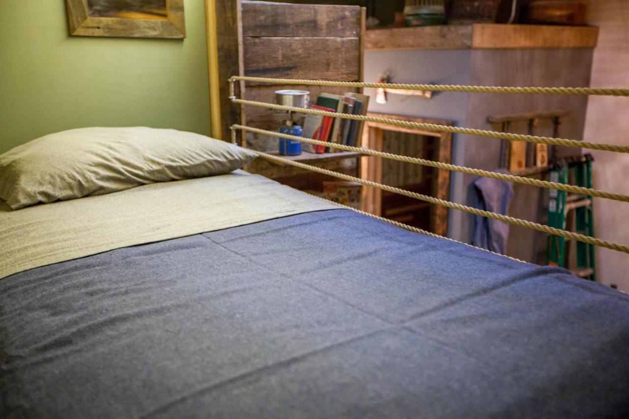 Hostel Podshare East Hollywood Los Angeles